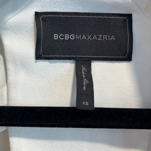 BCBGMAXAZRIA White Blazer with Back Cut Out XS - Picture 5 of 5